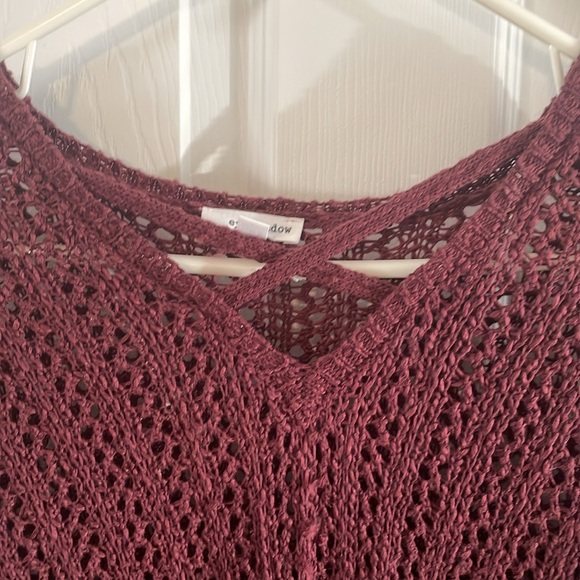 A maroon V-neck sweater by Eyeshadow - Picture 2 of 5